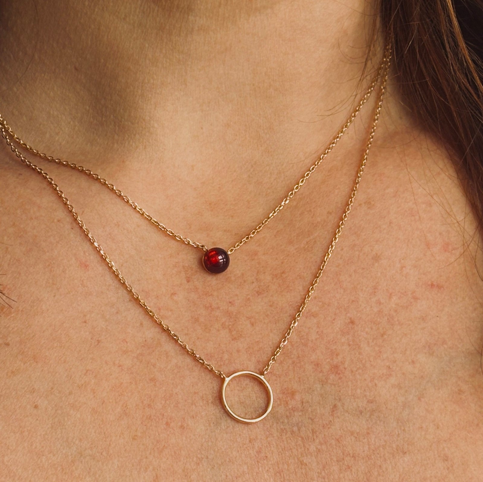Collier Apolline Pierre naturelle Grenat Plaqué or porté