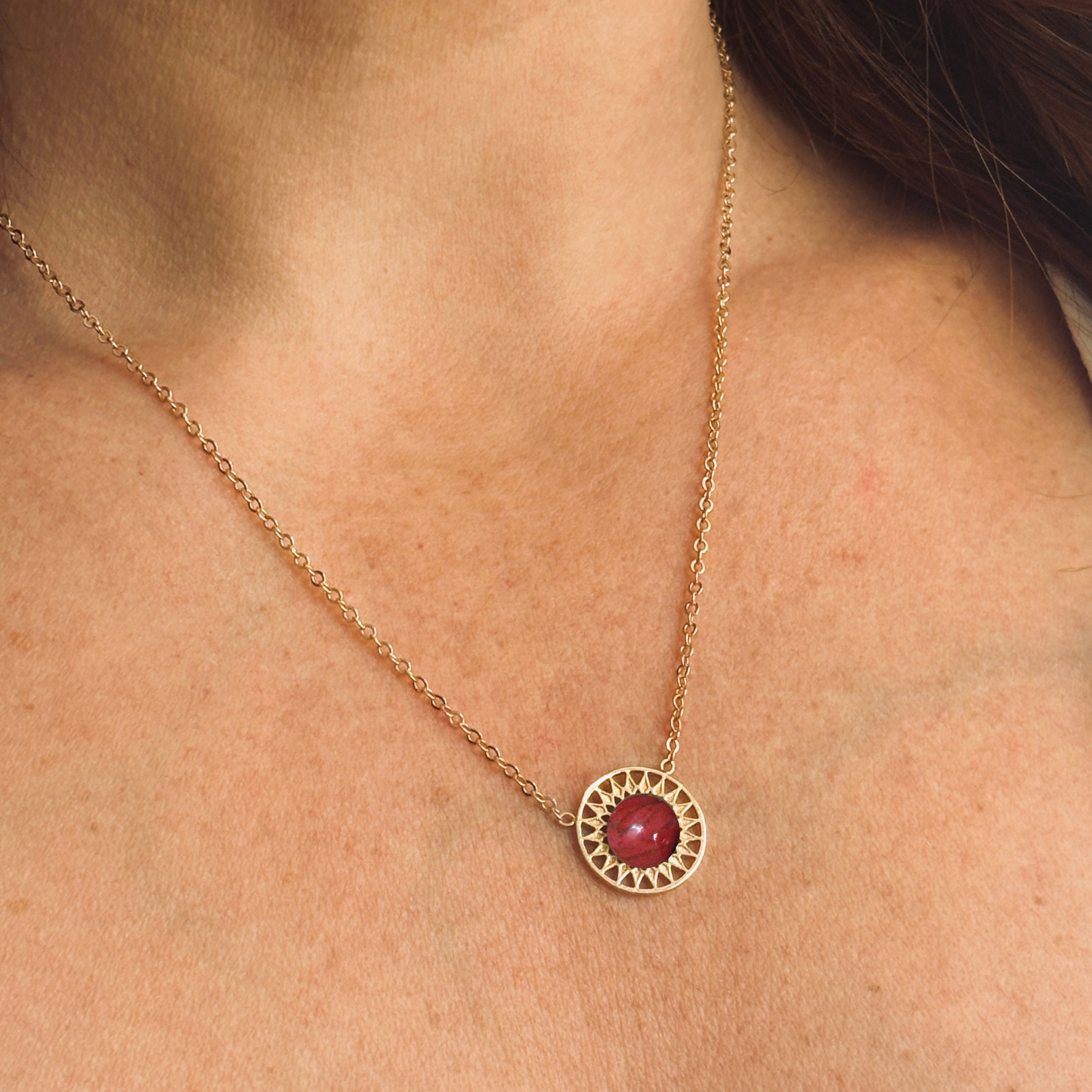 Collier Léonie Pierre naturelle Jaspe Rouge Plaqué or